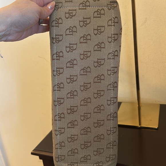 Dooney and Bourke bag. GUC!! - Picture 4 of 9